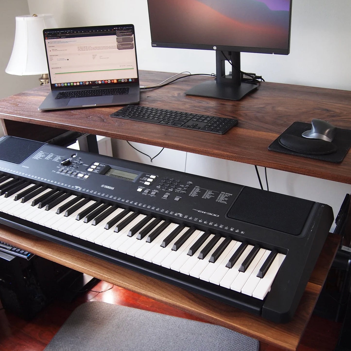 Sit-Stand Studio Desk (Quad)