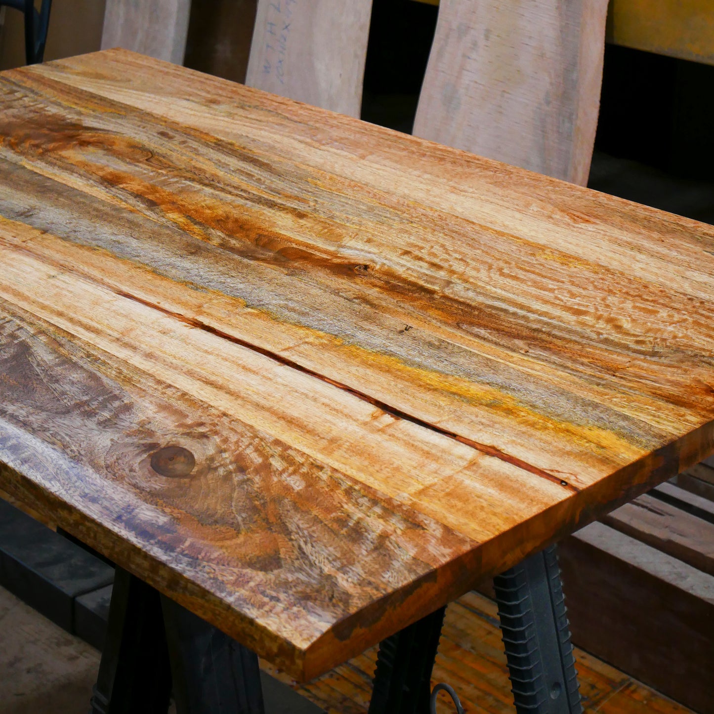 Mango Table Top
